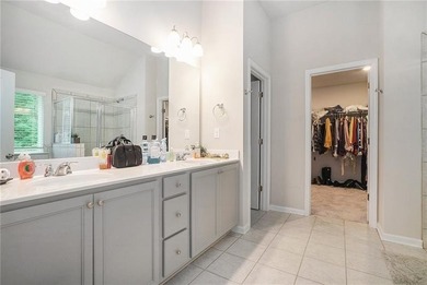 Welcome to this elegant 4-bedroom, 2.5-bath traditional home in - photo 18