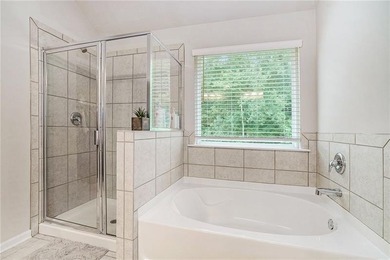 Welcome to this elegant 4-bedroom, 2.5-bath traditional home in - photo 19