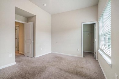 Welcome to this elegant 4-bedroom, 2.5-bath traditional home in - photo 24