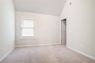 Welcome to this elegant 4-bedroom, 2.5-bath traditional home in - photo 25