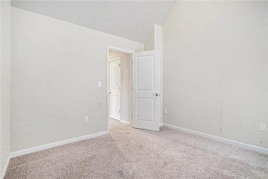 Welcome to this elegant 4-bedroom, 2.5-bath traditional home in - photo 26