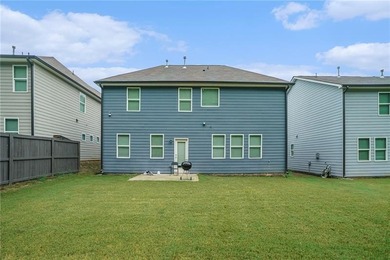 Welcome to this elegant 4-bedroom, 2.5-bath traditional home in - photo 28