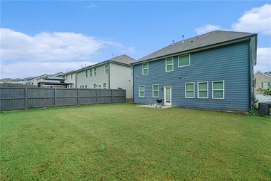 Welcome to this elegant 4-bedroom, 2.5-bath traditional home in - photo 29