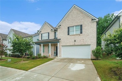 Welcome to this elegant 4-bedroom, 2.5-bath traditional home in - photo 30