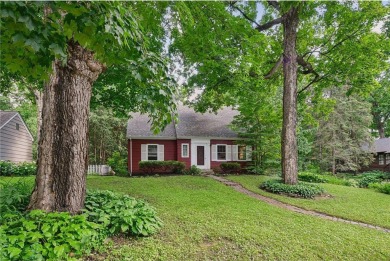 Lake Home Sale Pending in Deephaven, Minnesota