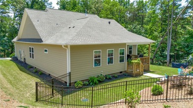 Welcome to this remarkable home located in Cross Creek - photo 9