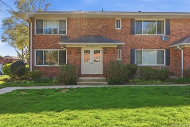 Welcome to this beautifully maintained and move-in ready - photo 1