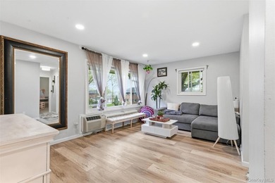 Welcome to this beautifully maintained and move-in ready - photo 2