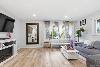 Welcome to this beautifully maintained and move-in ready - photo 3