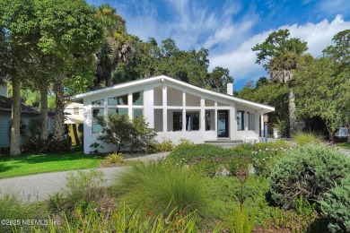 Lake Home ActiveUnderContr in Orange Park, Florida