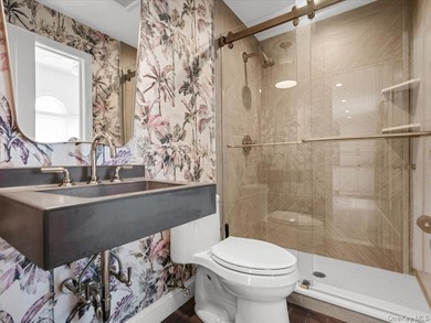 GREAT NECK VILLAGE PRIME LOCATION! Renovated And Move-In Ready - photo 19