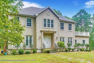 Welcome to the ultimate in luxury and privacy living! This - photo 20