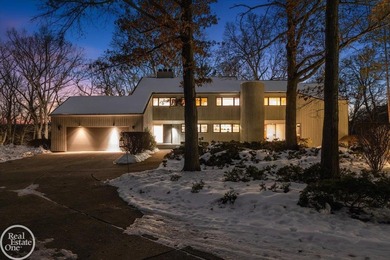 (private lake, pond, creek) Home For Sale in Oakland Michigan