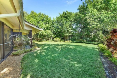 Charming 3BR, 2BA, 2CG +cart home is perfectly situated on a - photo 21