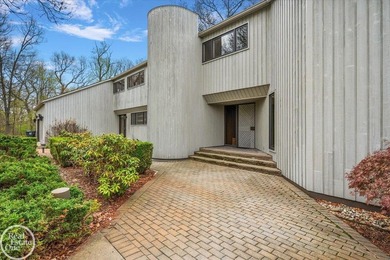 Once-in-a-lifetime location! Custom built contemporary home - photo 3