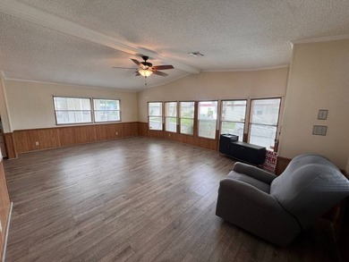 ENCLOLSED PATIO WITH AC!! 1,400 SQFT of air-conditioned interior - photo 3