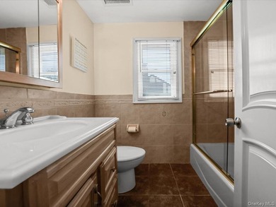 GREAT NECK VILLAGE PRIME LOCATION! Renovated And Move-In Ready - photo 24
