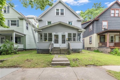 Side-by-side duplex offering a great investment opportunity - photo 1