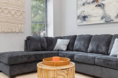 A Rare Brooklyn Opportunity Welcome to 984 Lincoln Pl, a - photo 4