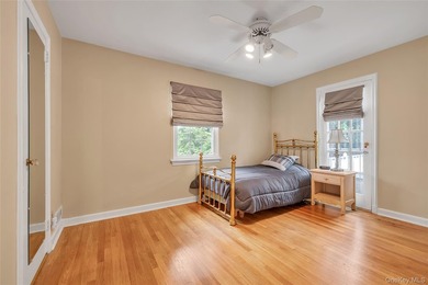 Welcome to 34 Soundview Crest! This classic, brick, center hall - photo 13