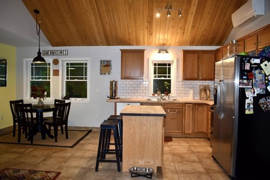 Built in 2016, this charming one-owner Cape offers the perfect - photo 14