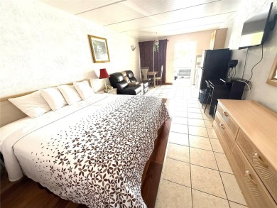 FOR SALE: Renovated 32-Room Motel on Prime Florida Beachfront - photo 8