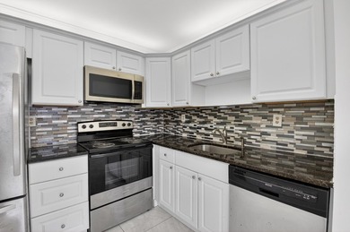Updated 1-Bed, 1.5-Bath Condo in Kings Point. Second-floor condo - photo 18