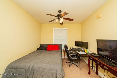 Nice 3b/2b home with a big, fenced backyard. Great floor plan - photo 21