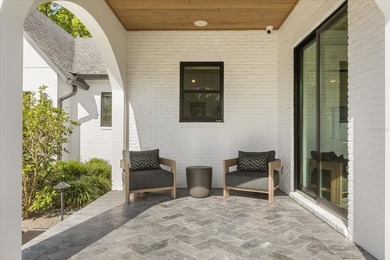 Beautifully built in 2022 by Lonnie Richardson, this custom - photo 6
