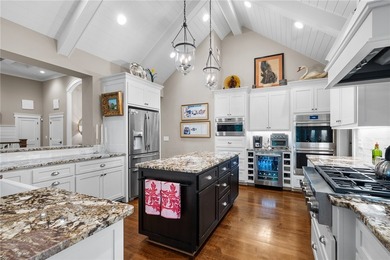 Luxury Custom Waterfront Home on Lake Hartwell! Experience - photo 9