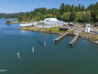 A local landmark situated at Oneatta Point on Yaquina Bay. The - photo 2
