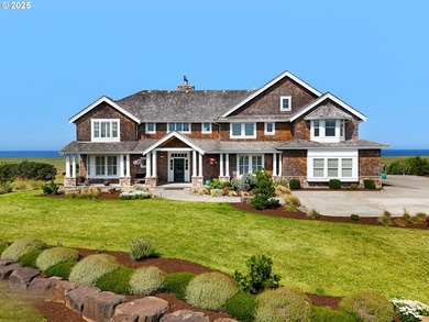 Welcome to your magnificent coastal estate in Pinehurst Estates - photo 1