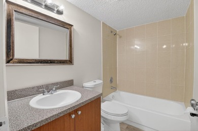 Welcome to this thoughtfully designed two-bedroom, two-bathroom - photo 23