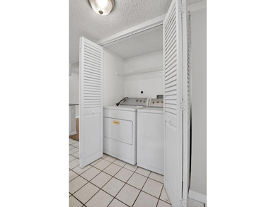 Welcome to this thoughtfully designed two-bedroom, two-bathroom - photo 24