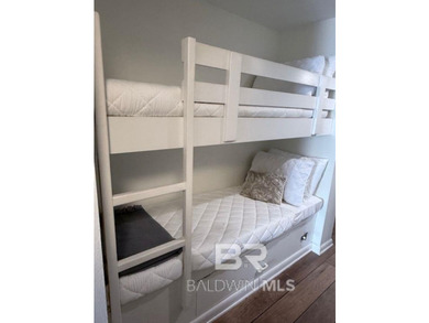 ******WOW, rare, hard to find, Stunning Center Unit with - photo 7