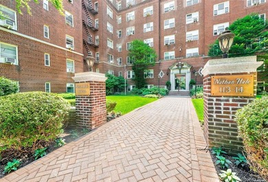Discover the most neighborly, pet friendly, prewar coop in - photo 1
