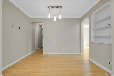 Discover the most neighborly, pet friendly, prewar coop in - photo 5