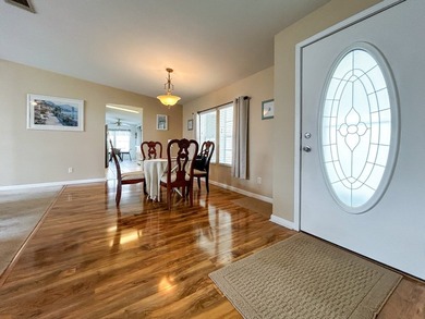 Beautifully maintained and updated 3/2, fully furnished, in a - photo 4