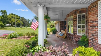 Spacious brick home with separate guest house, pool, and - photo 6