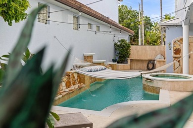 2 separate guest cabanas! Priced to move immediately. Situated a - photo 4