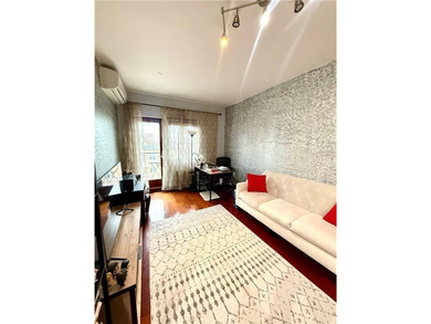 Welcome to this beautiful and wonderfully spaced out 1 bedroom