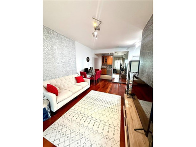 Welcome to this beautiful and wonderfully spaced out 1 bedroom