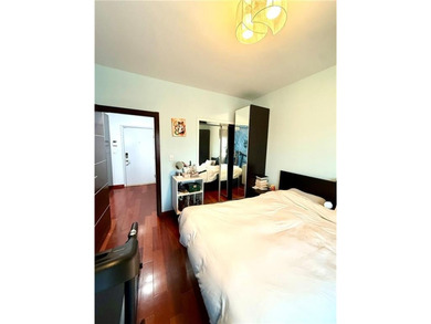 Welcome to this beautiful and wonderfully spaced out 1 bedroom