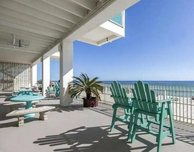 Iconic beachfront studio condo with stunning, unobstructed Gulf - photo 4