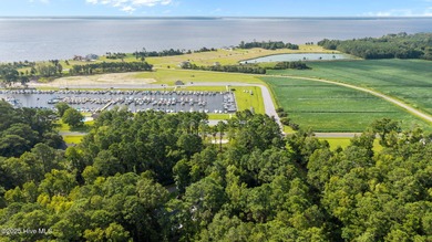 Enjoy stunning water and marina views from this beautiful 0 - photo 21