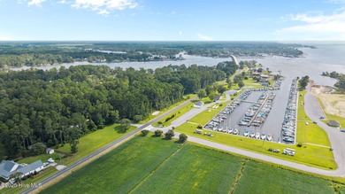 Enjoy stunning water and marina views from this beautiful 0 - photo 24