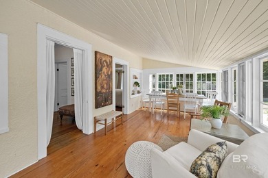 Live the Fairhope lifestyle in this adorable Bluff cottage at - photo 3