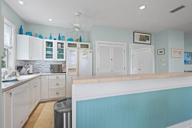 **Bikini Bottom - Gulf Front Living at Its Finest** Welcome to - photo 5