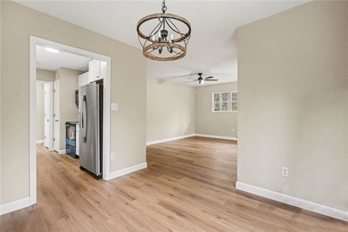 Completely renovated and move-in ready, this 3-bedroom, 2-bath - photo 8