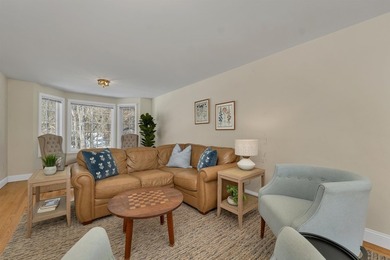An inviting end unit townhouse-style condominium, minutes to - photo 16